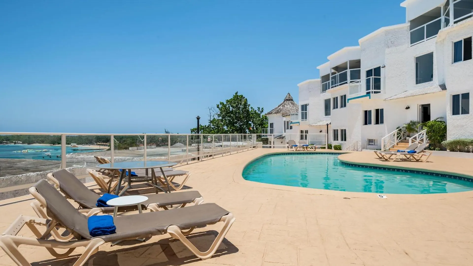 Luxe Beach Resort Discovery Bay