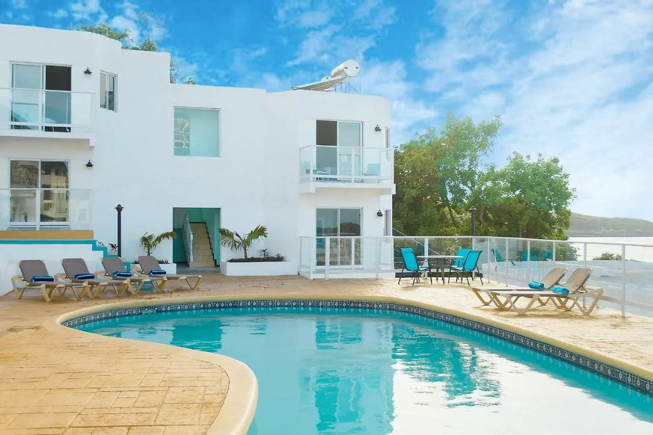 Luxe Beach Resort Discovery Bay 2*,