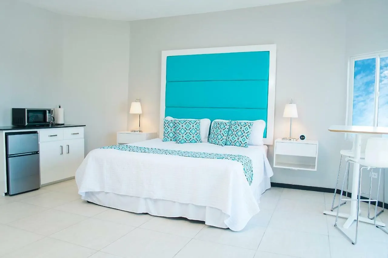 Luxe Beach Resort Discovery Bay 2*,  Jamaica